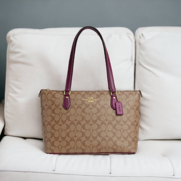 COACH Nwt Gallery Signature Canvas Tote with Coach shopping Bag & Box - Picture 9 of 11